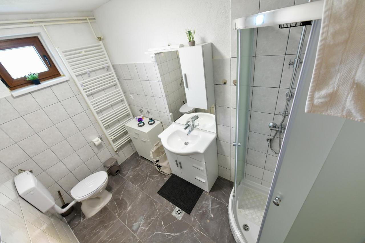 Apartman Plum Plitvice Drežnik Grad Exterior foto